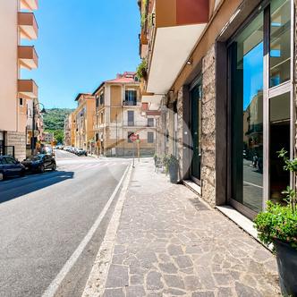Negozio in vendita, Gaeta, Via Europa - Gaeta Centro
