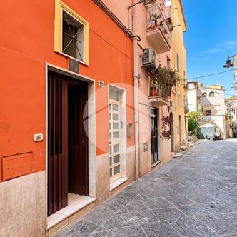 Monolocale in vendita, Gaeta, Via Indipendenza - Gaeta Centro